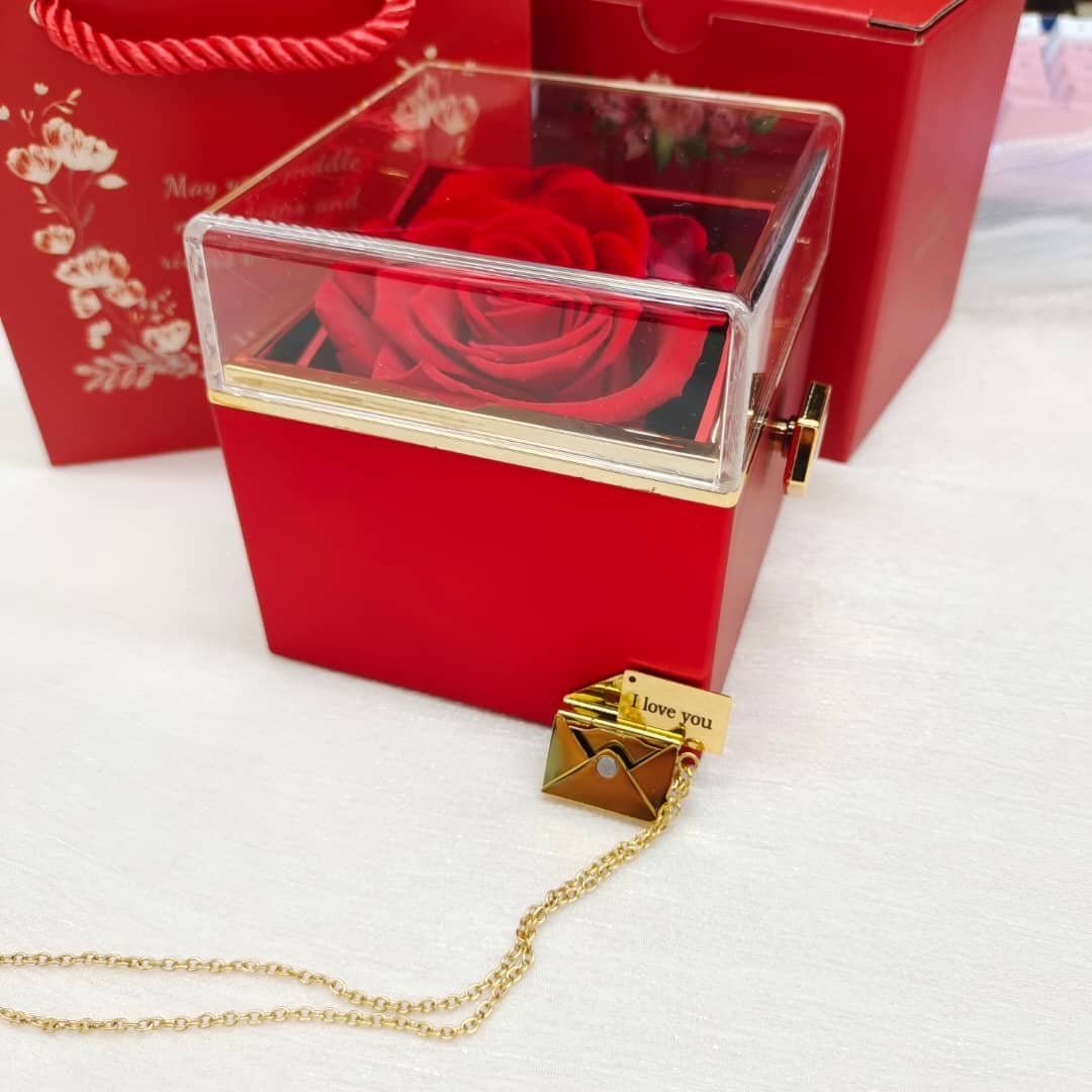 Kit Giratório com Rosa Eterna e Colar Envelope Personalizado