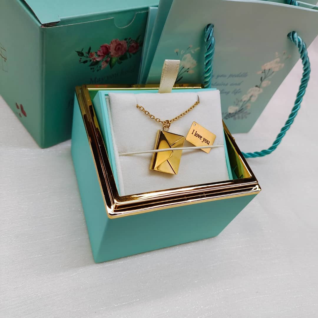 Kit Giratório com Rosa Eterna e Colar Envelope Personalizado