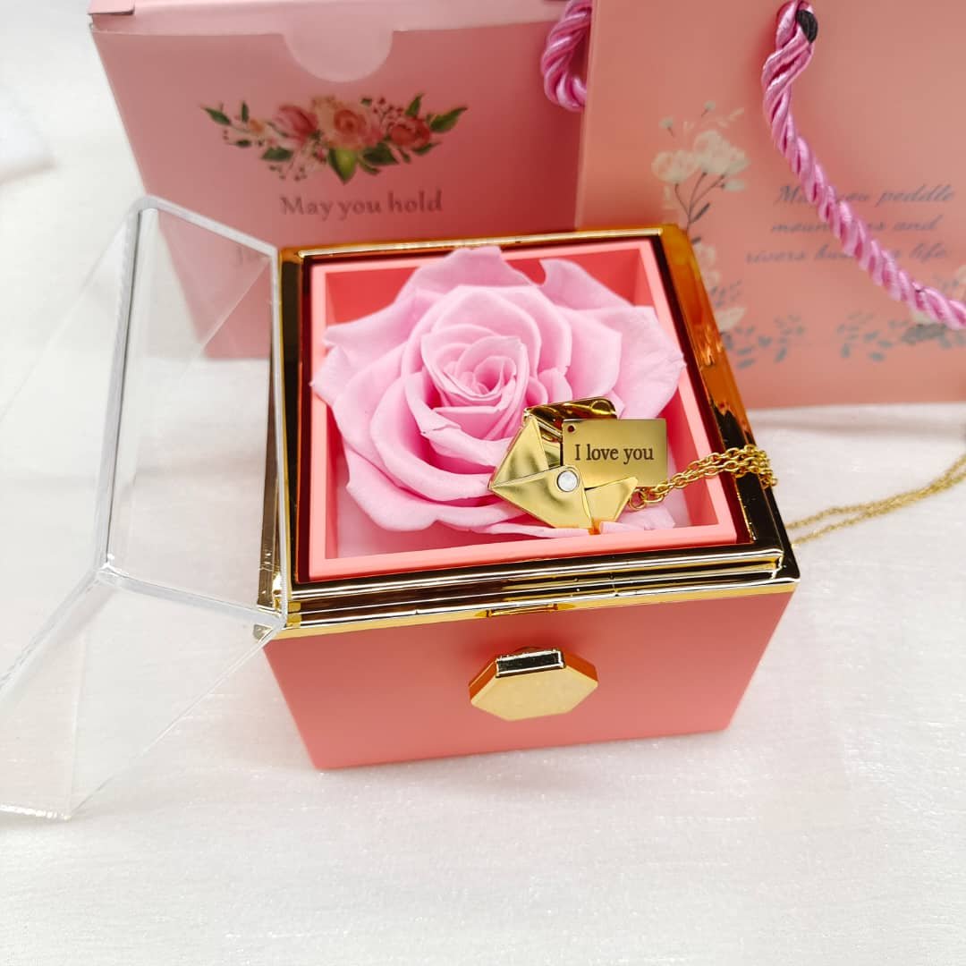 Kit Giratório com Rosa Eterna e Colar Envelope Personalizado