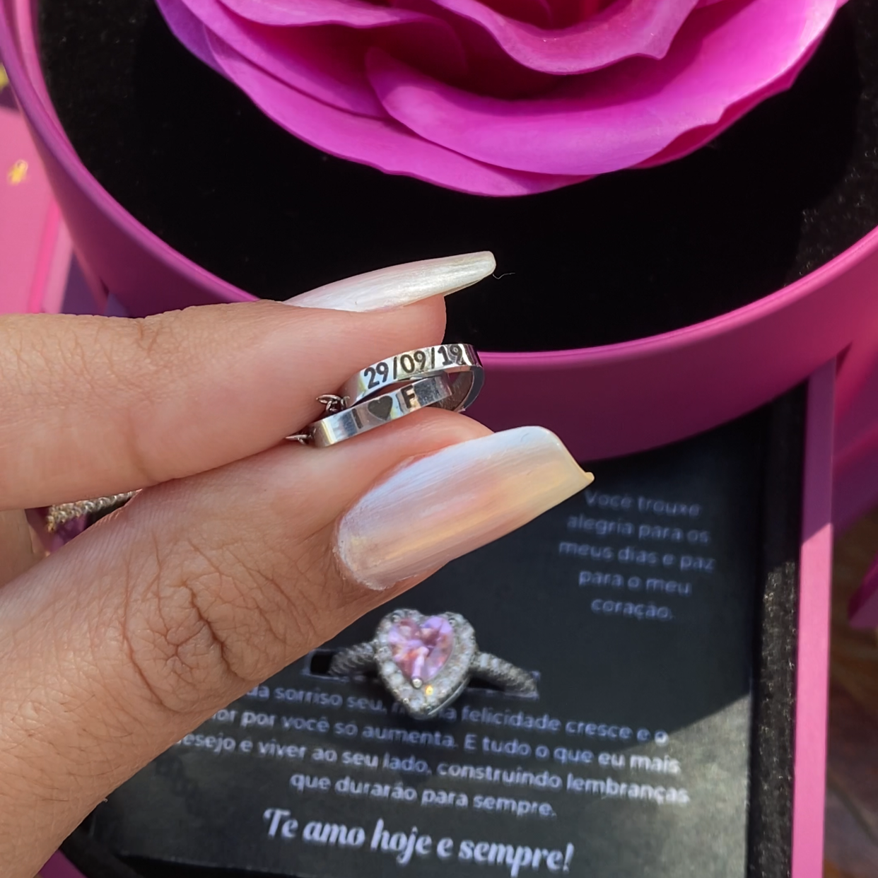 Kit Asas com Colar Personalizado + Anel Solitário Grátis