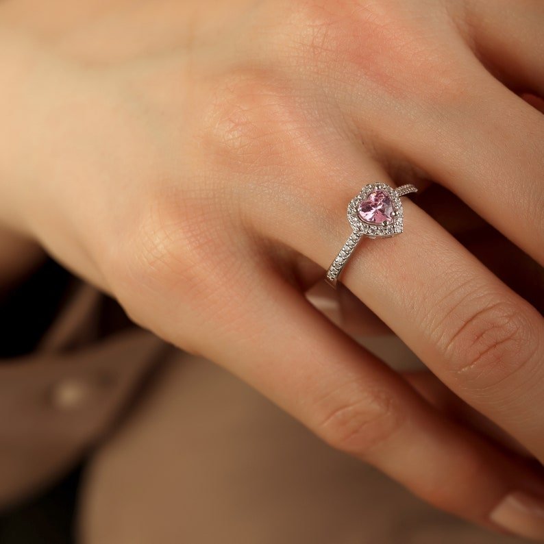 Ursinho Giratório com Rosa Eterna + Anel Solitário com Pedra