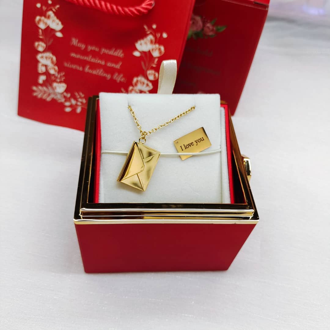 Kit Giratório com Rosa Eterna e Colar Envelope Personalizado