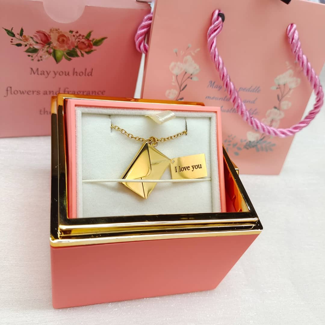 Kit Giratório com Rosa Eterna e Colar Envelope Personalizado