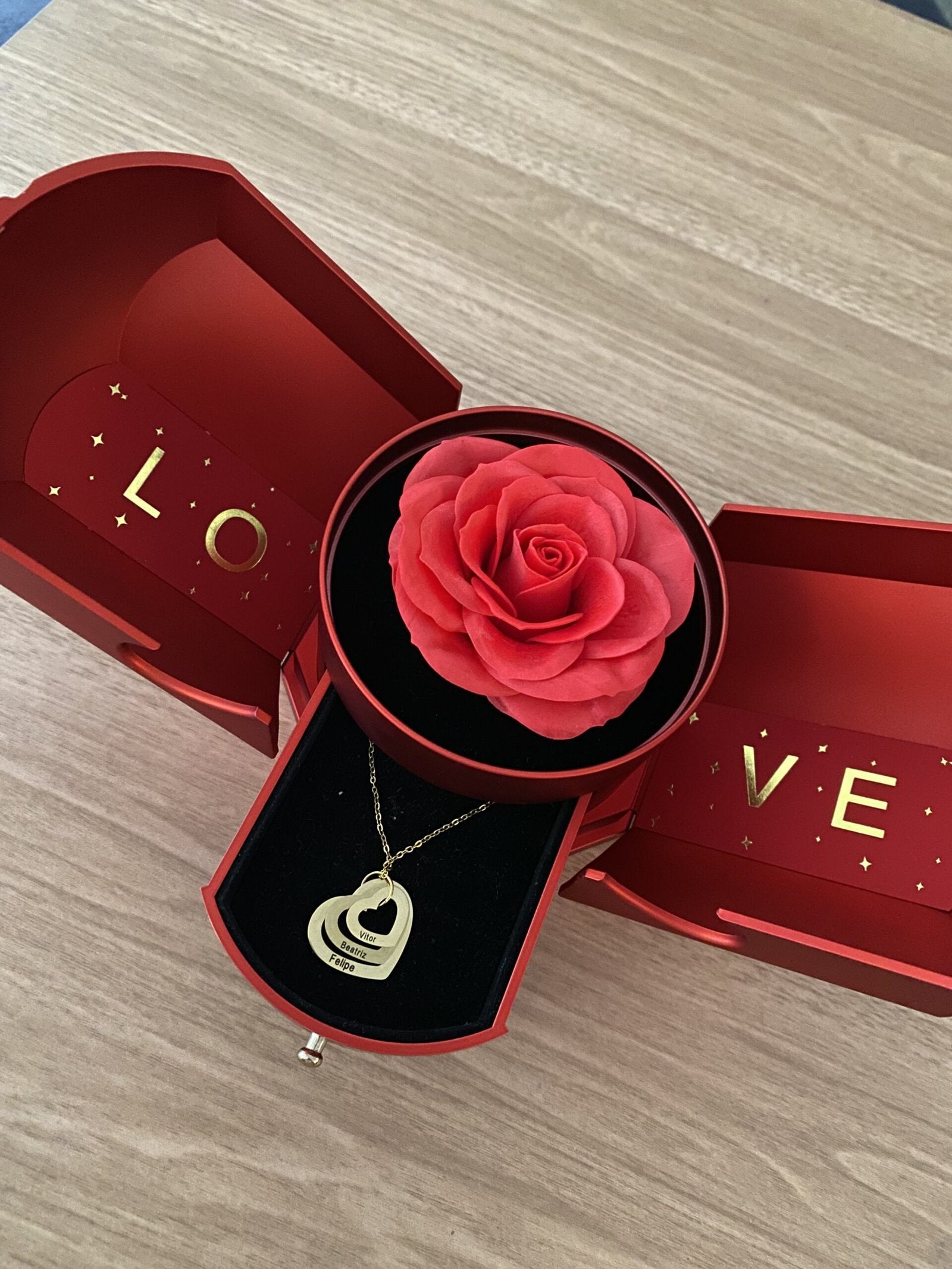 Kit Asas com Colar Amor Fraternal Personalizado com Nomes