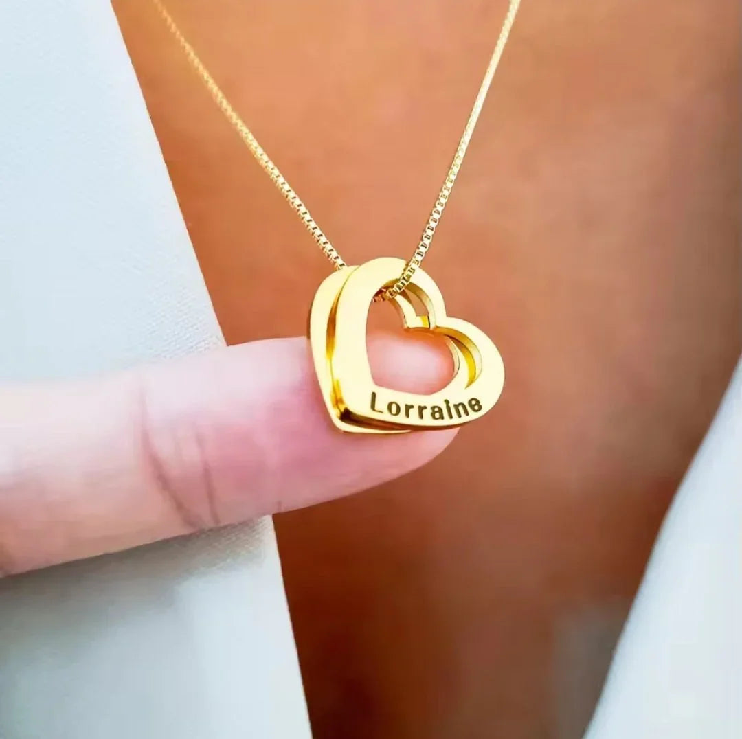 Kit Maçã com Rosa Eterna e Colar Coração de Mãe Personalizado com Nomes