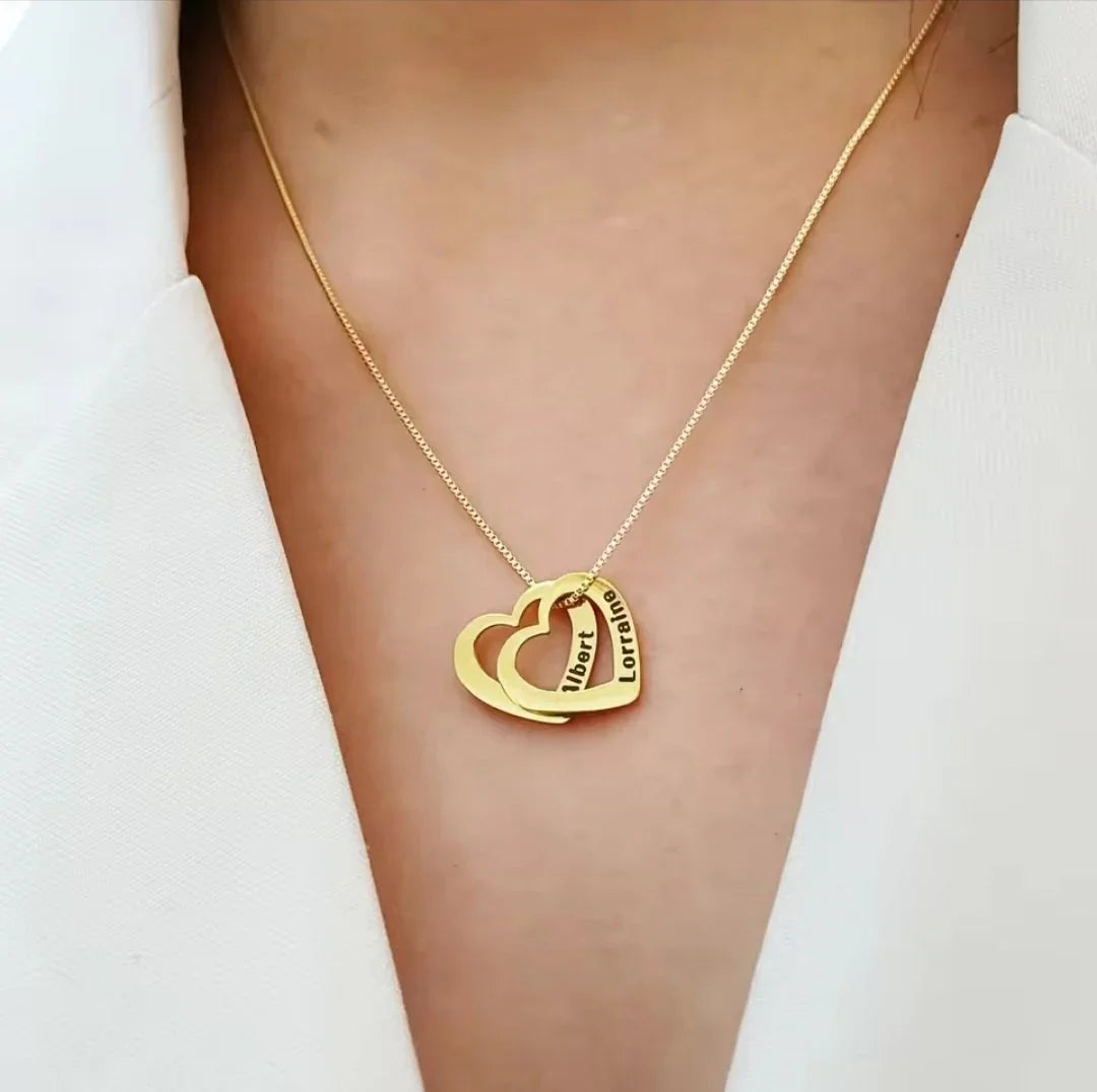 Kit Maçã com Rosa Eterna e Colar Coração de Mãe Personalizado com Nomes