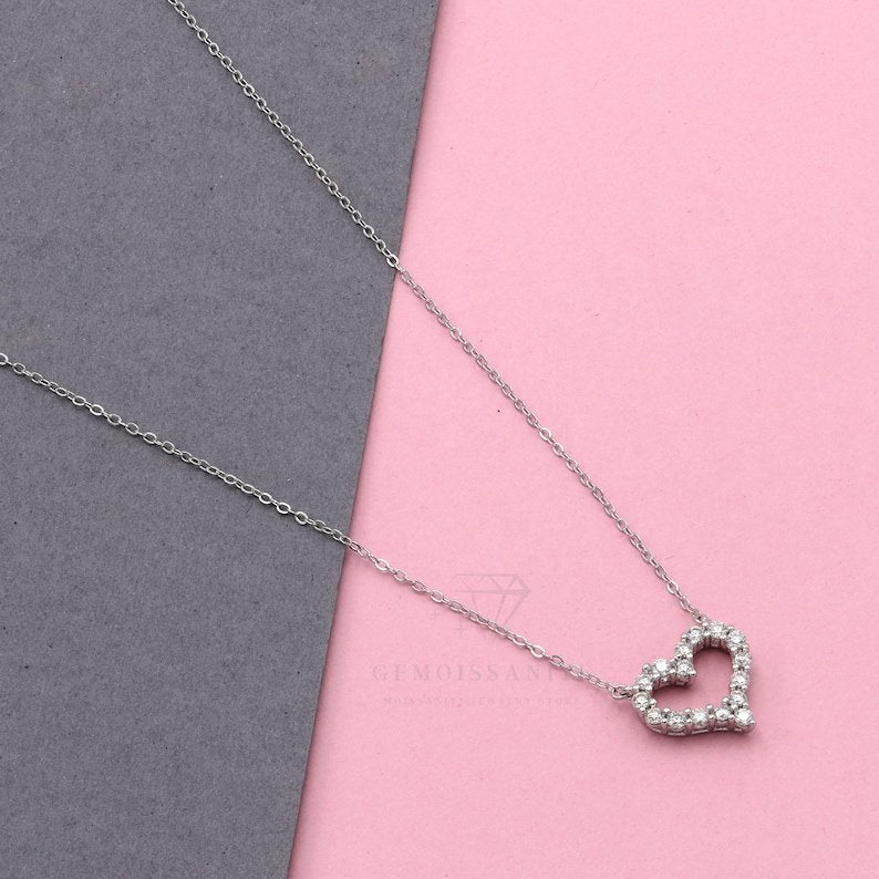 Ursinho Giratório com Rosa Eterna e Colar Coração com Pedras