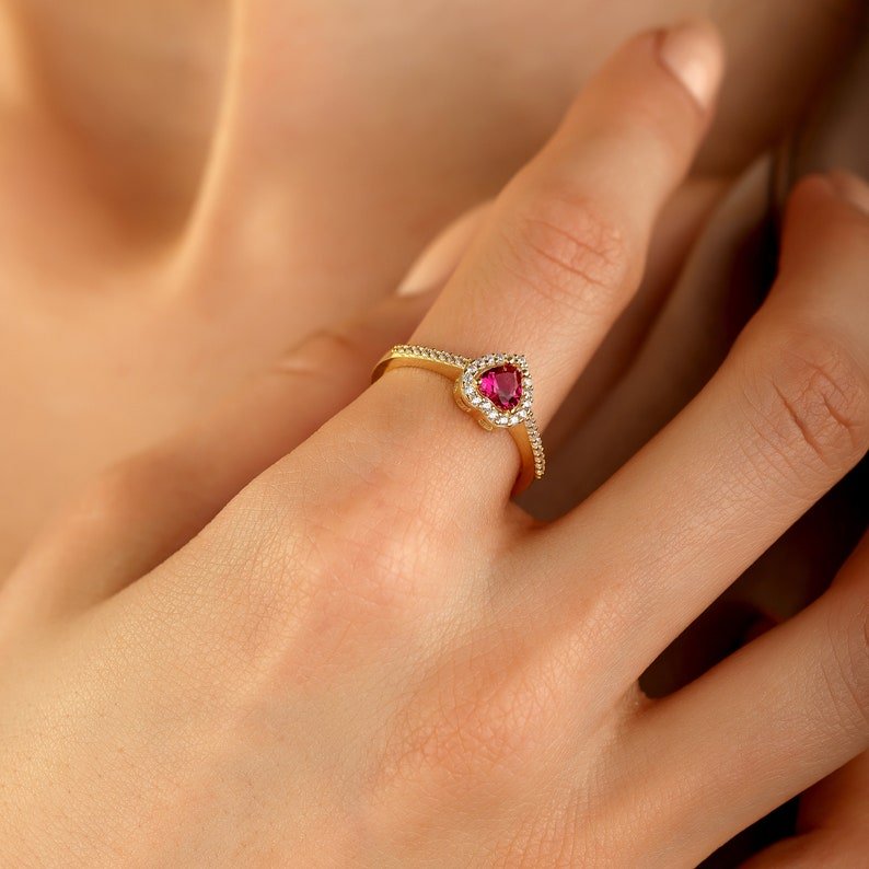 Ursinho Giratório com Rosa Eterna + Anel Solitário com Pedra